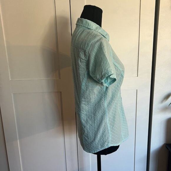 Columbia Women's Short Sleeve Button Down Top - Size Small - Picture 4 of 9